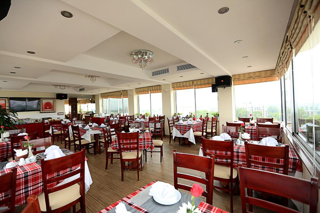 Moon View Hotel - 65 Cua Bac - By Bay Luxury - Hanoi — Photos 1