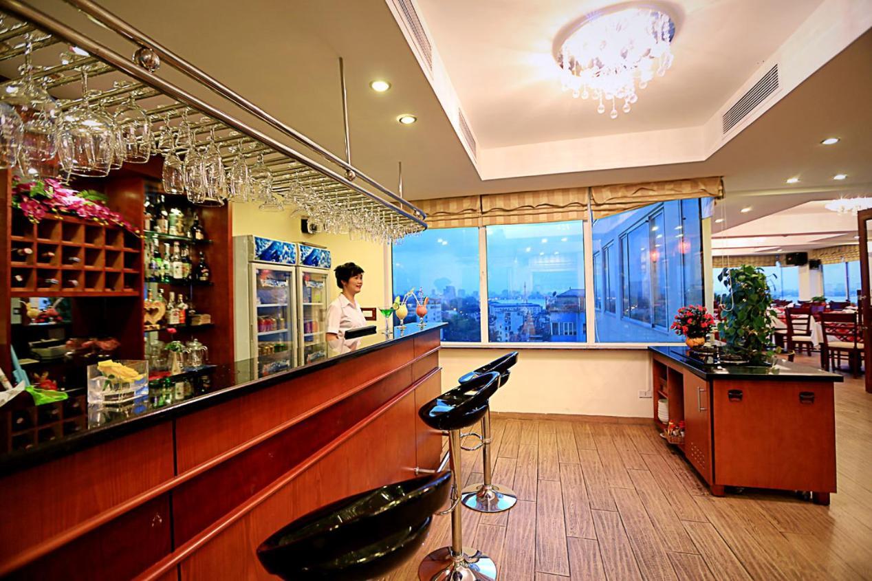 Moon View Hotel - 65 Cua Bac - By Bay Luxury - Hanoi — Photos 2